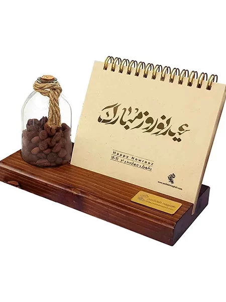 تقویم رومیزی چوبی 1402 با رایحه قهوه عید نوروز